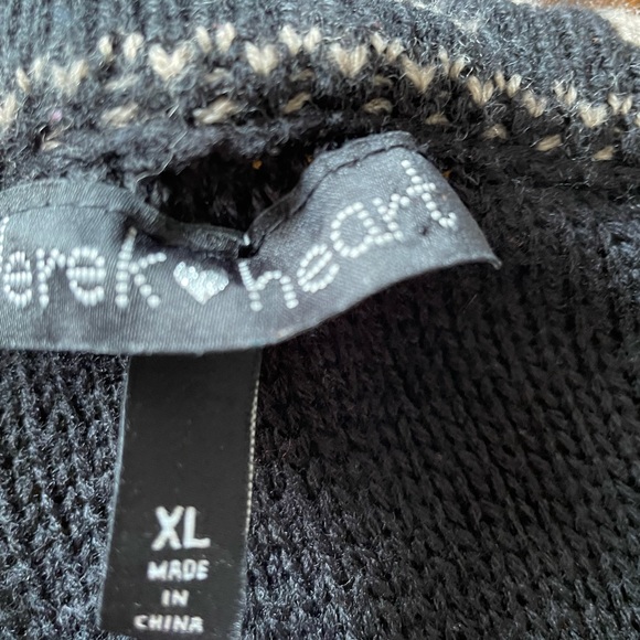 Derek Heart black poncho size xl - Picture 4 of 4